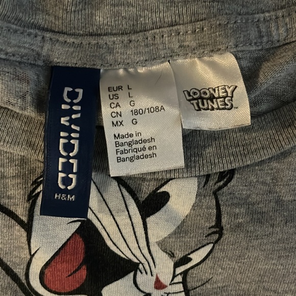 H&M Divided Looney Tunes Bugs Bunny Short Sleeve T - Shirt Size L - Picture 3 of 3